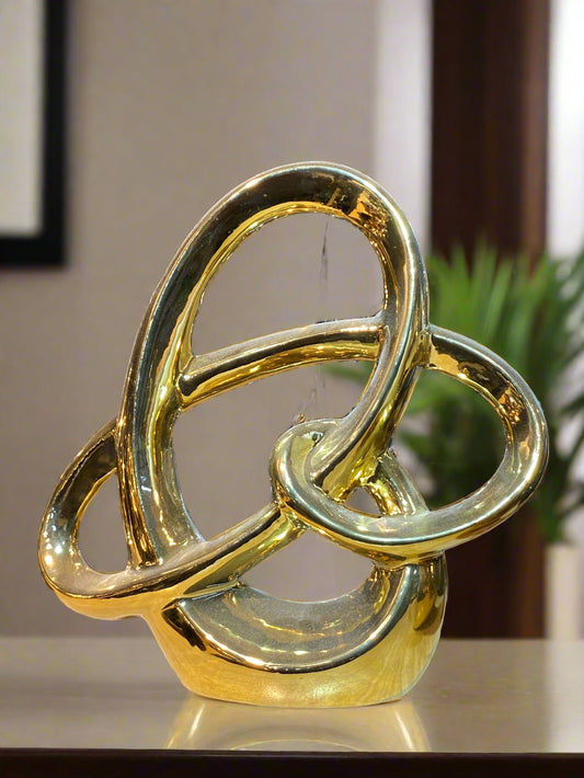 Aurum Interlock Showpiece