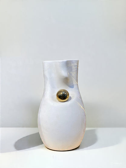 Curve Body Ceramic Vase Showpiece